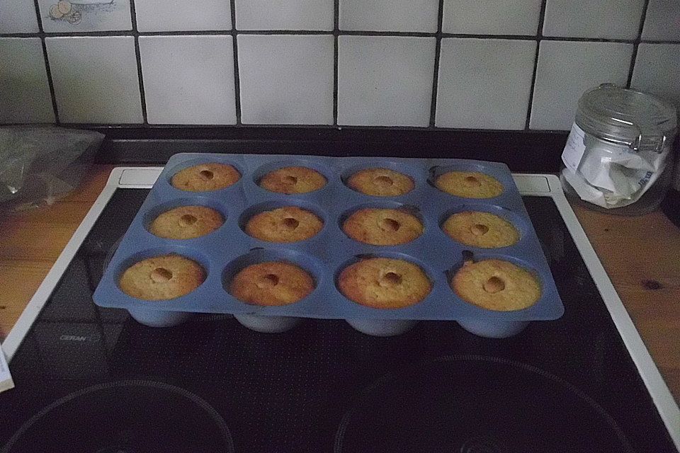 Pfirsichmuffins mit Marzipan