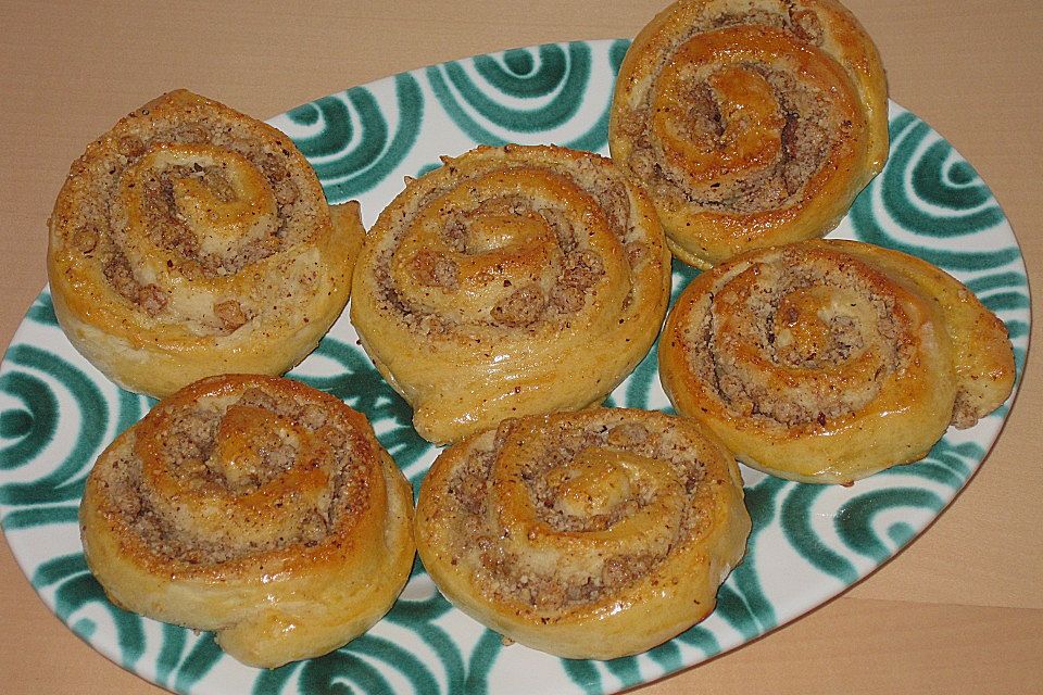 Aprikosen - Nuss - Schnecken