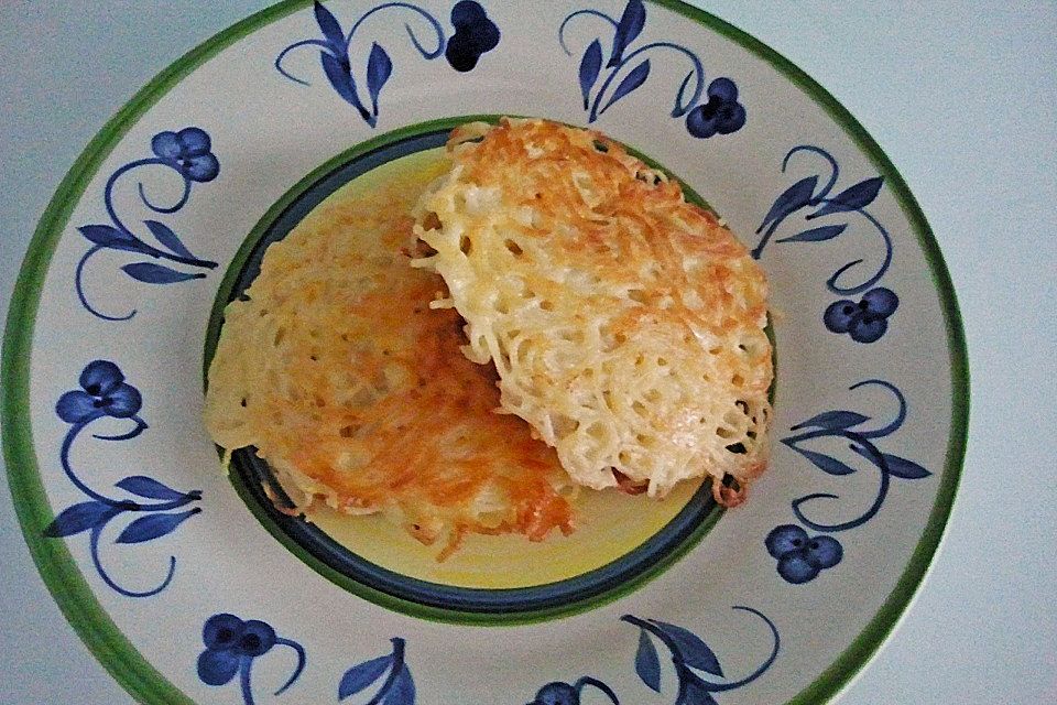 Spaghettipuffer mit Parmesan