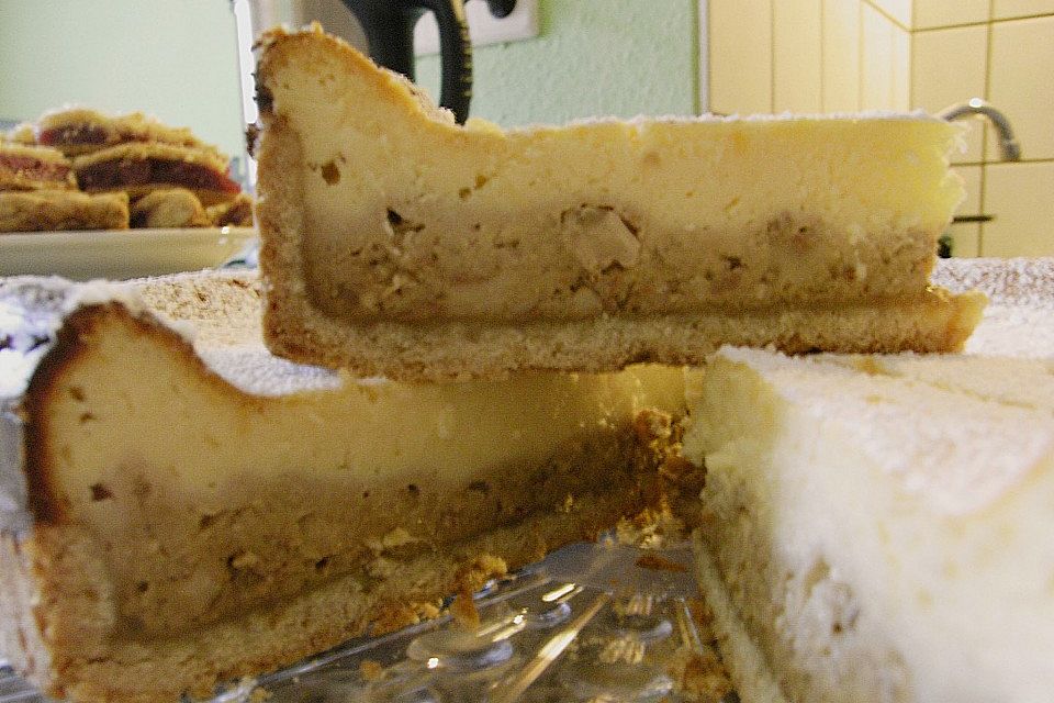 Schweizer Käsekuchen mit Walnüssen