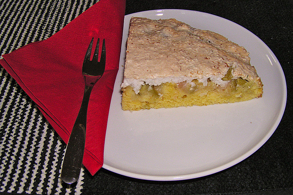 Rhabarberkuchen mit Kokosbaiser