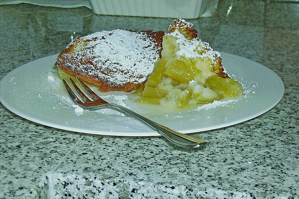 Rhabarberkuchen aus dem Römertopf