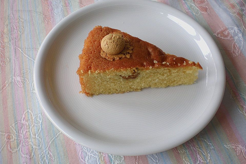 Getränkter Amarettokuchen