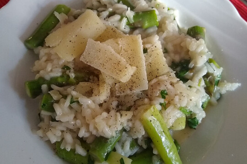 Leckeres Spargelrisotto für Kalorienbewusste