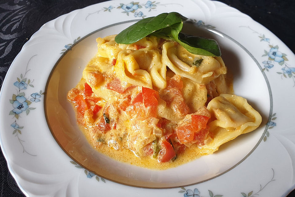 Bunte Frühlings - Tortellinipfanne