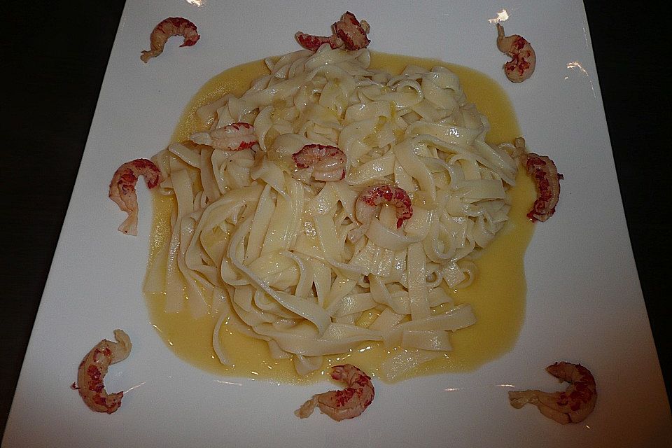 Flusskrebse in Orangenbutter - Sauce