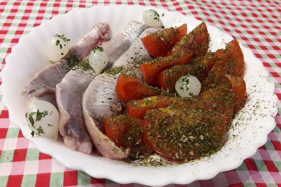 Räuchermatjes im Tomatensalat