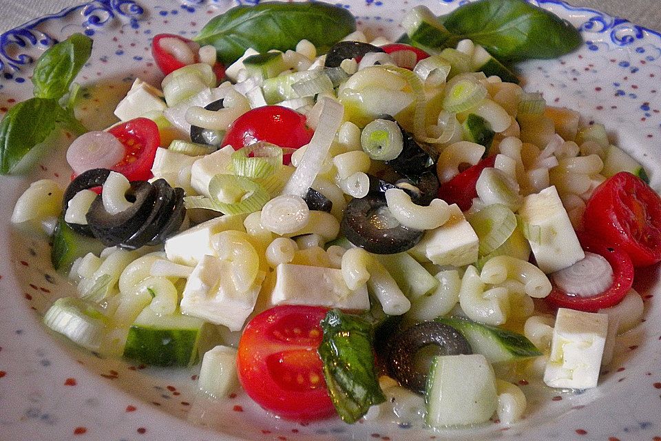 Sommerlicher Nudelsalat