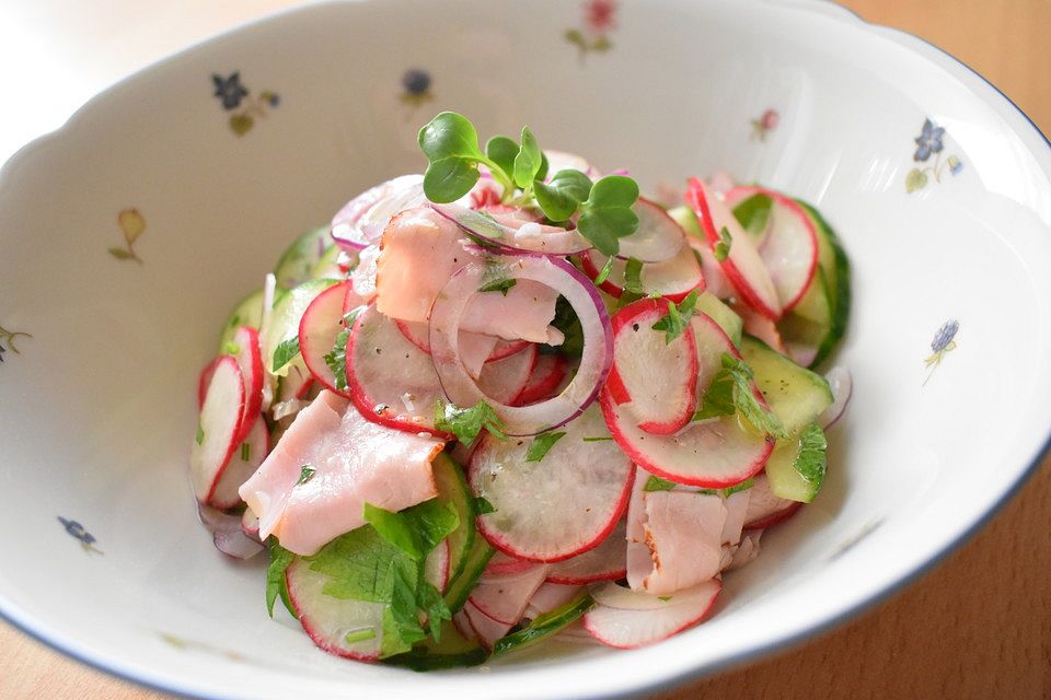 Radieschen - Gurken Salat