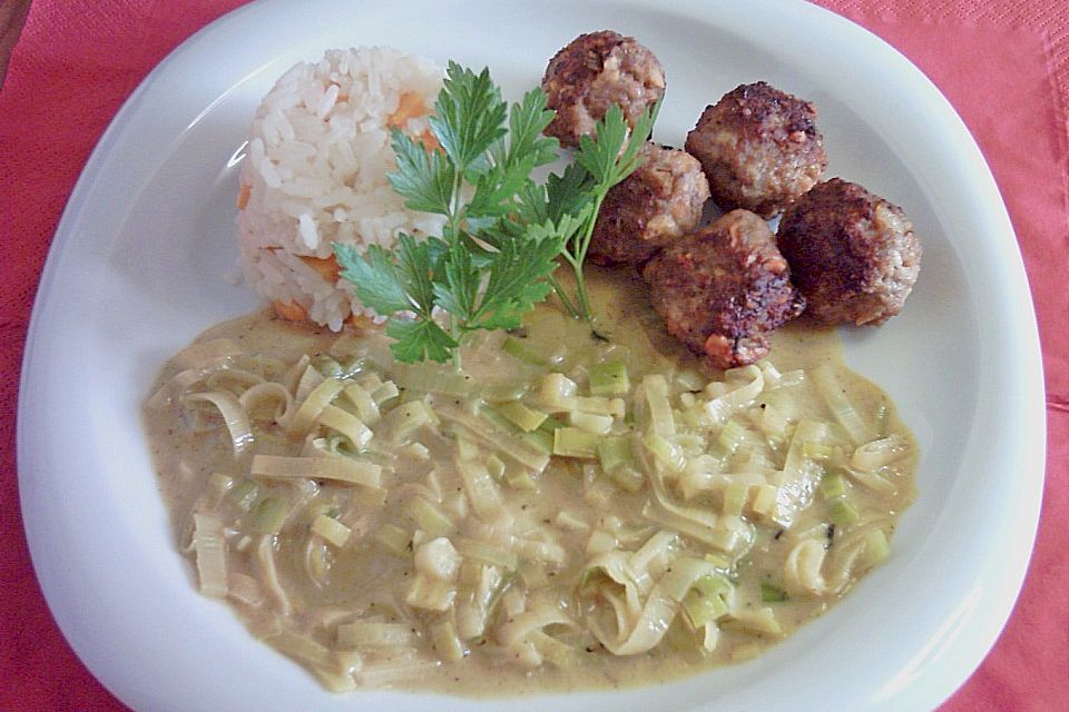 Fleischbällchen in Currysauce