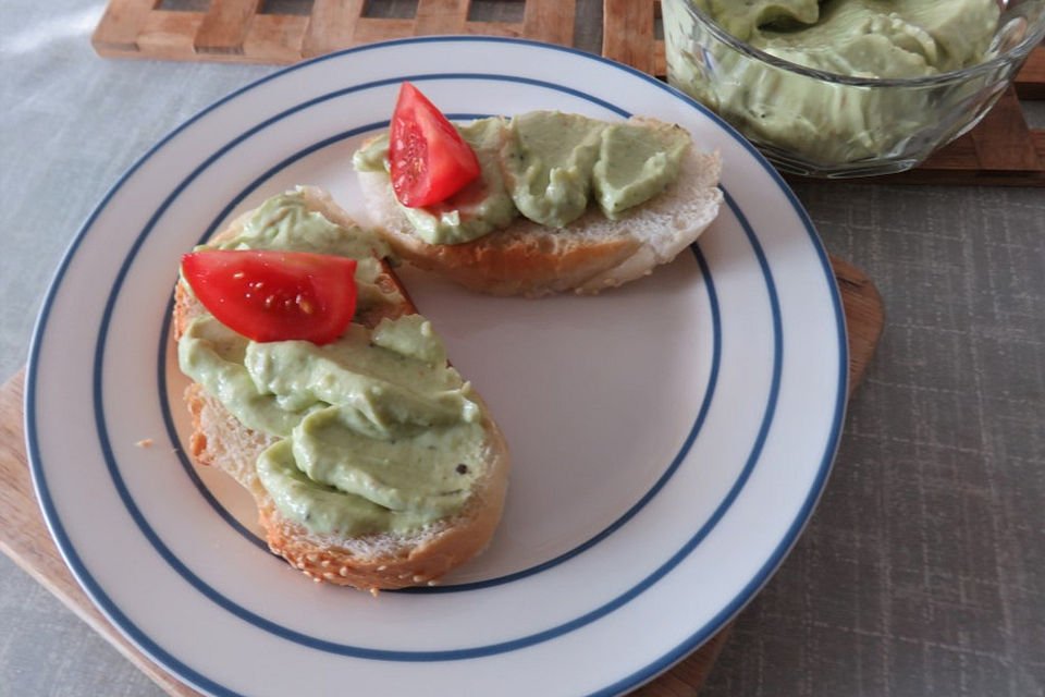 Avocadocreme mit Joghurt