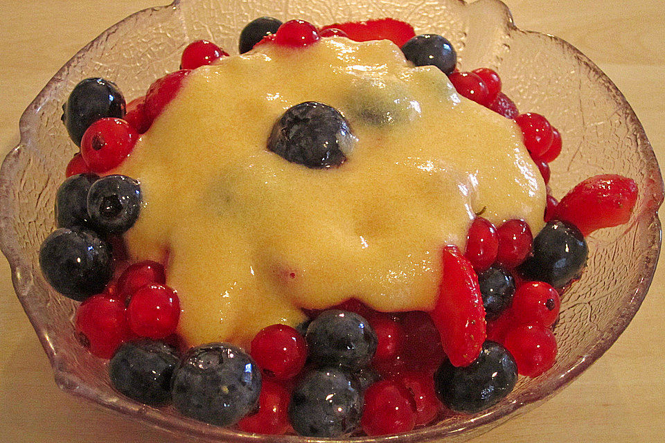 Obstsalat mit Amaretto - Zabaione