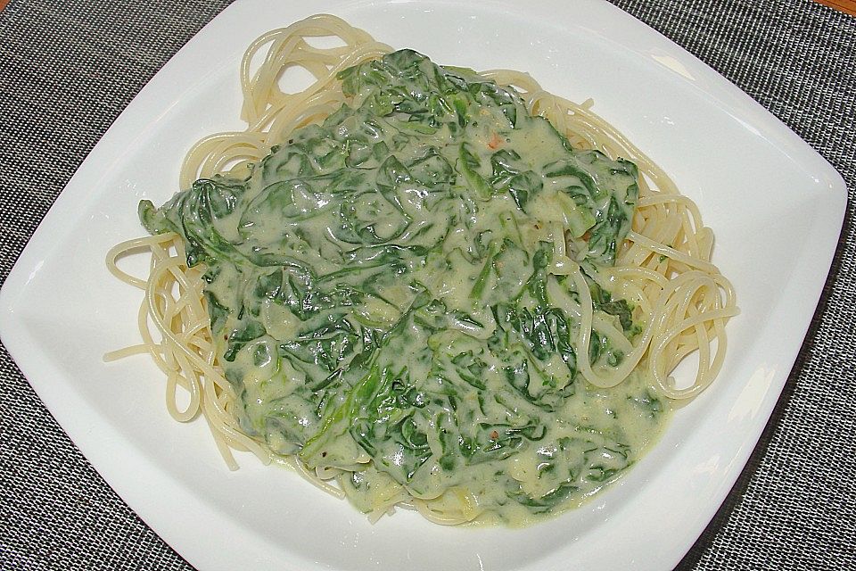 Spaghetti mit Kokosspinat