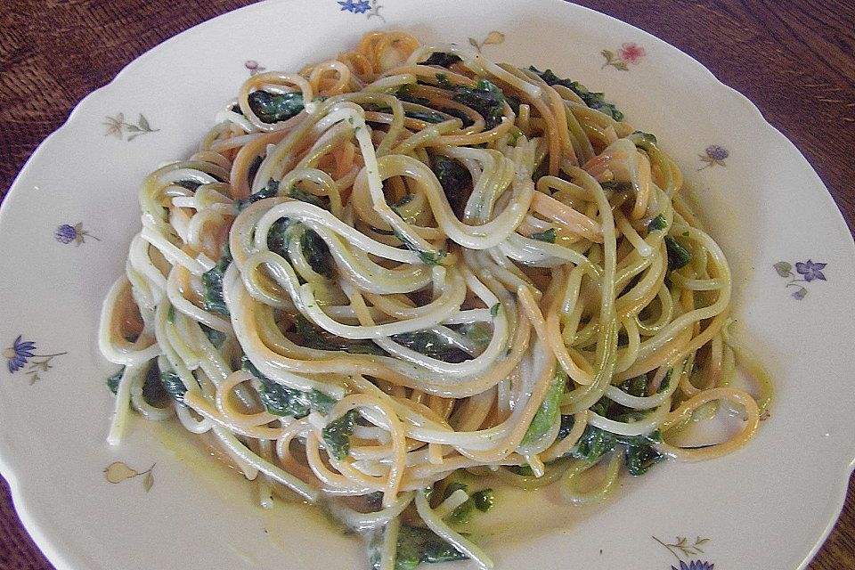 Spaghetti mit Kokosspinat