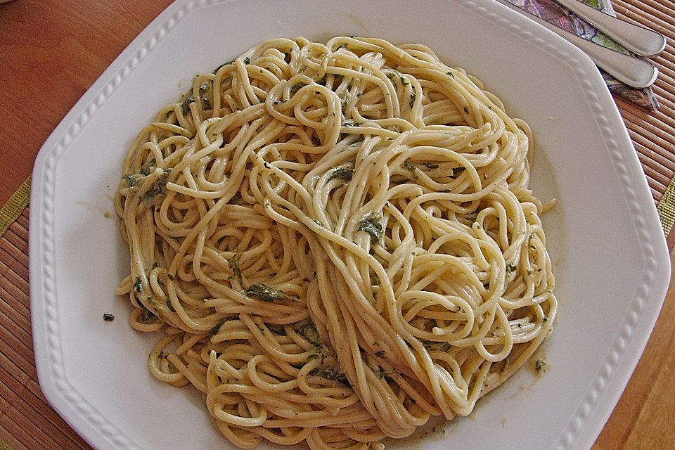 Spaghetti mit Kokosspinat