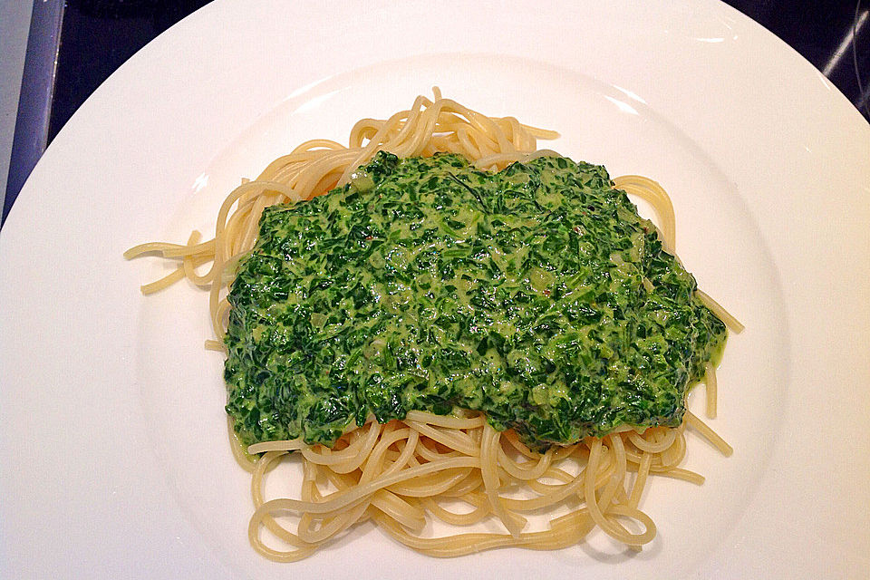 Spaghetti mit Kokosspinat