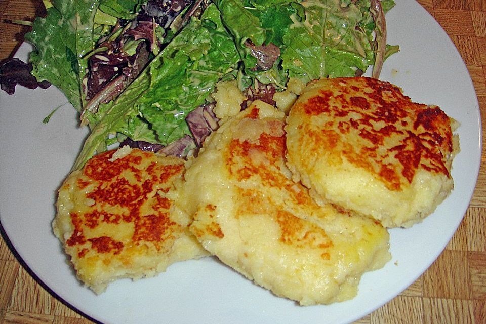 Dominikanische Maistörtchen mit Käse