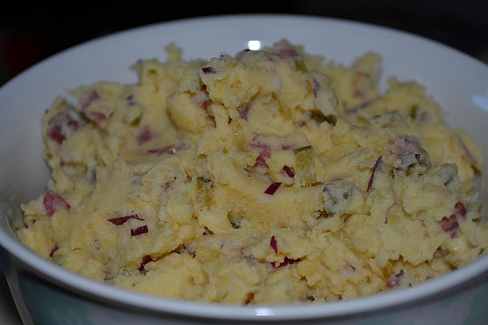 Würzige Kartoffelcreme mit Schinken