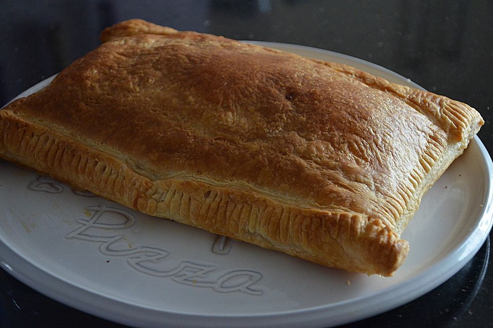 Calzone mit Blätterteig