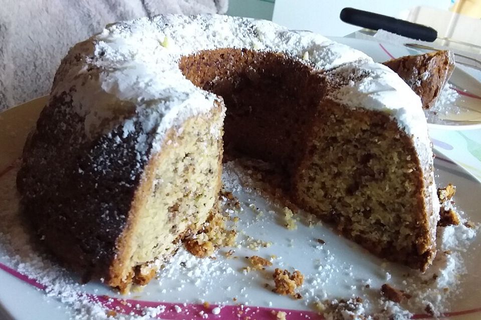 Ameisen-Eierlikörkuchen