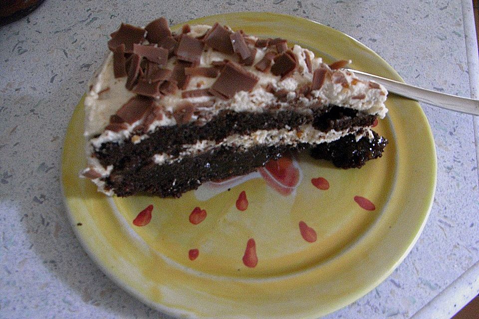 Schokoladecremetorte mit Mandelkrokant