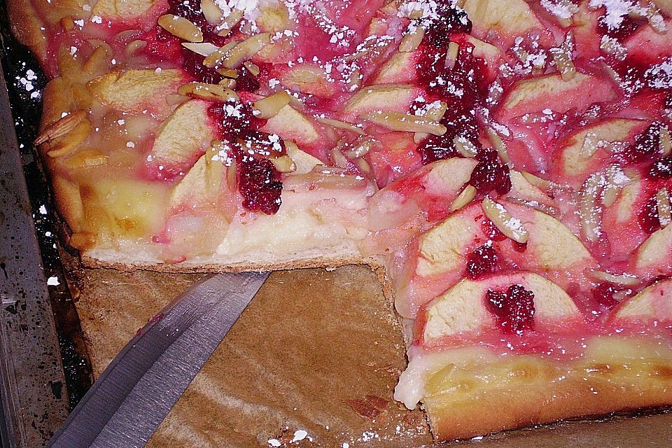 Apfelkuchen mit Preiselbeeren