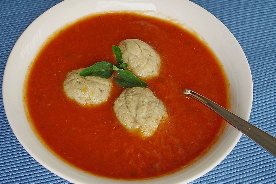 Gemüsesuppe mit Grünkernklößchen