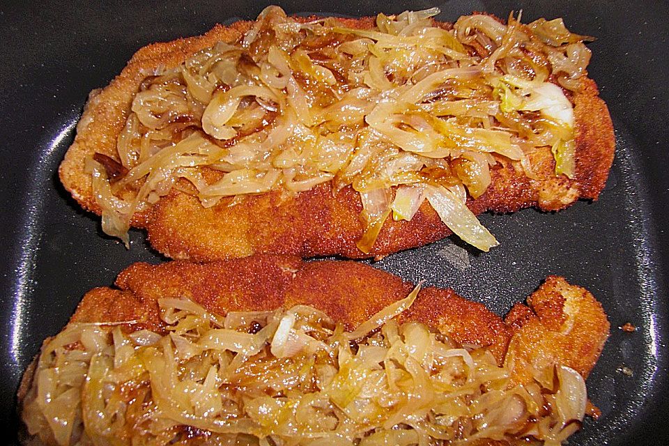 Zwiebelschnitzel aus der Pfanne