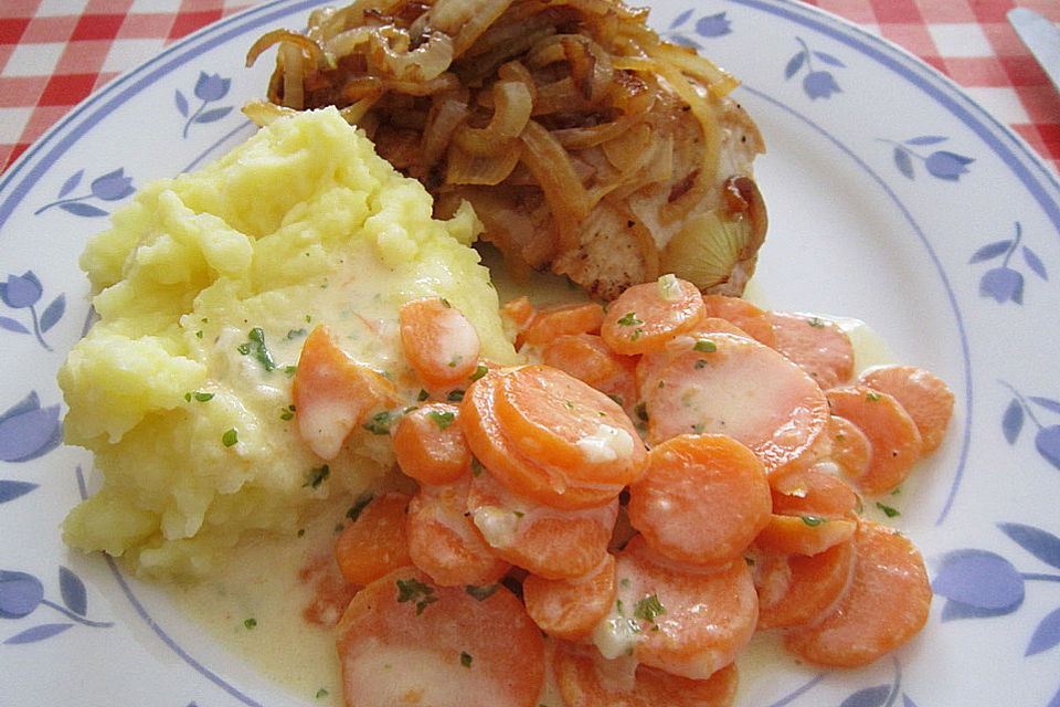 Zwiebelschnitzel aus der Pfanne