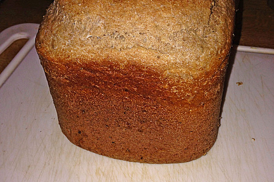 Weizenvollkornbrot aus dem Brotbackautomaten