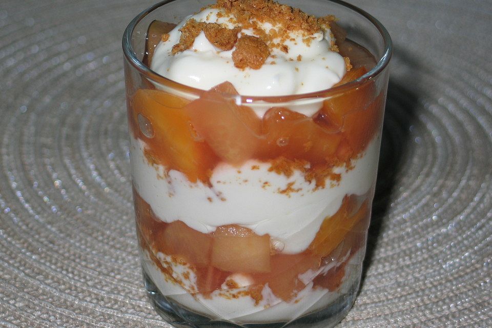 Apfel - Pfirsich - Schichtdessert