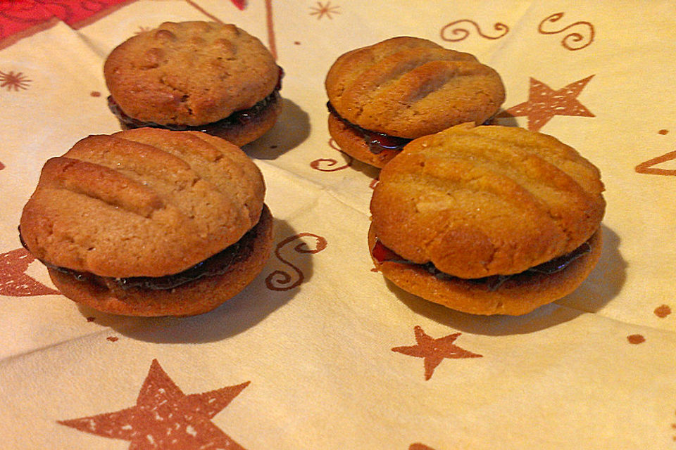 Peanutbutter and Jelly Cookies