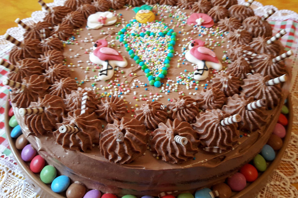 Biskuittorte mit Schokocreme