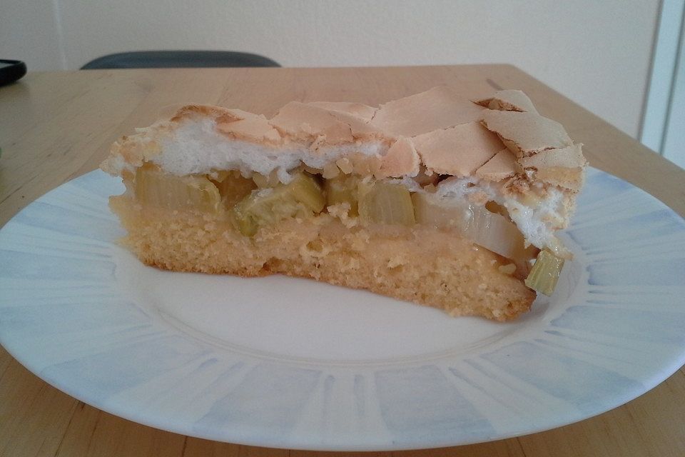 Rhabarberkuchen mit Baiserhaube