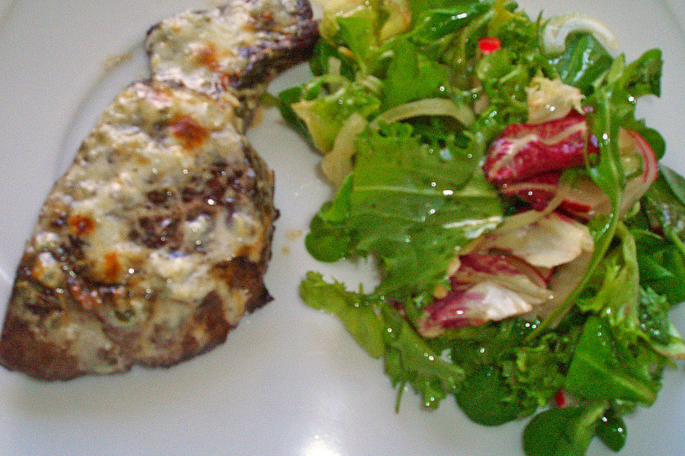 Filetsteaks mit Gorgonzola überbacken