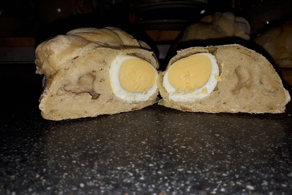 Gefüllte Hefebrötchen