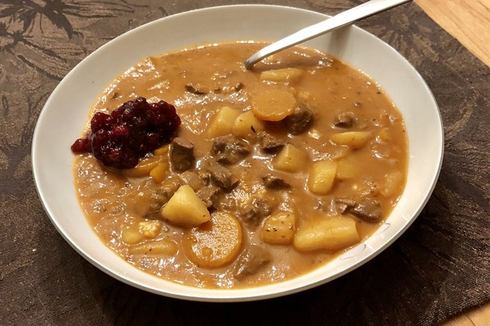 Wildgulaschsuppe