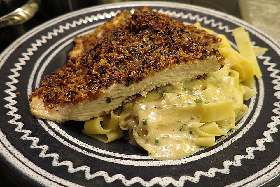 Knusperschnitzel auf Nudeln