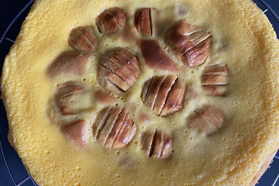 Apfelkuchen mit Eierlikörguss