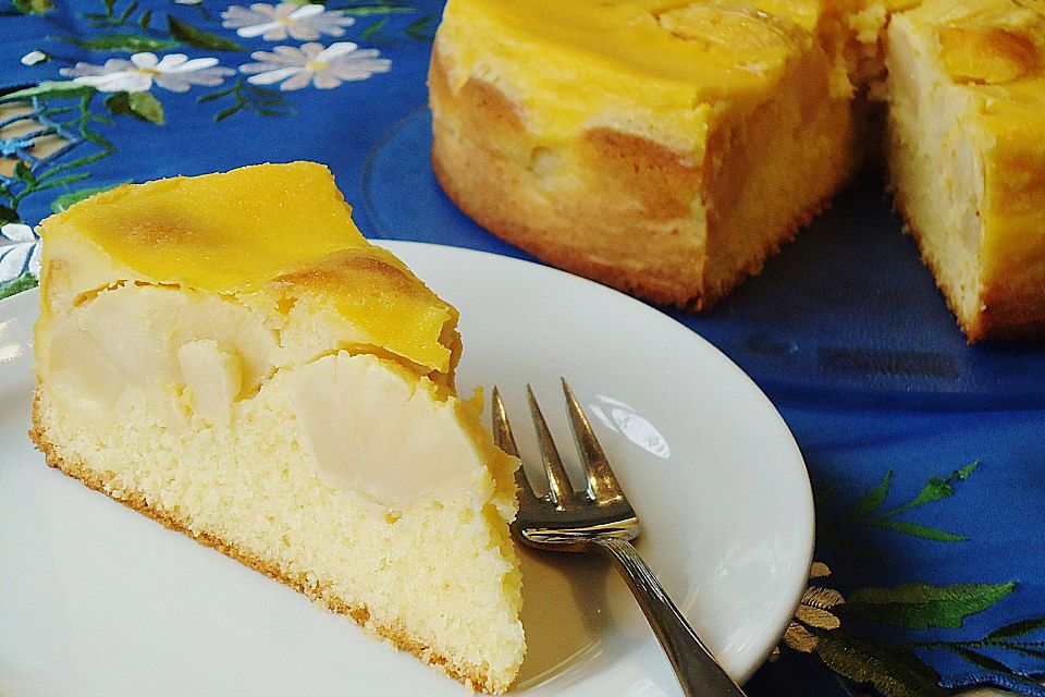 Apfelkuchen mit Eierlikörguss