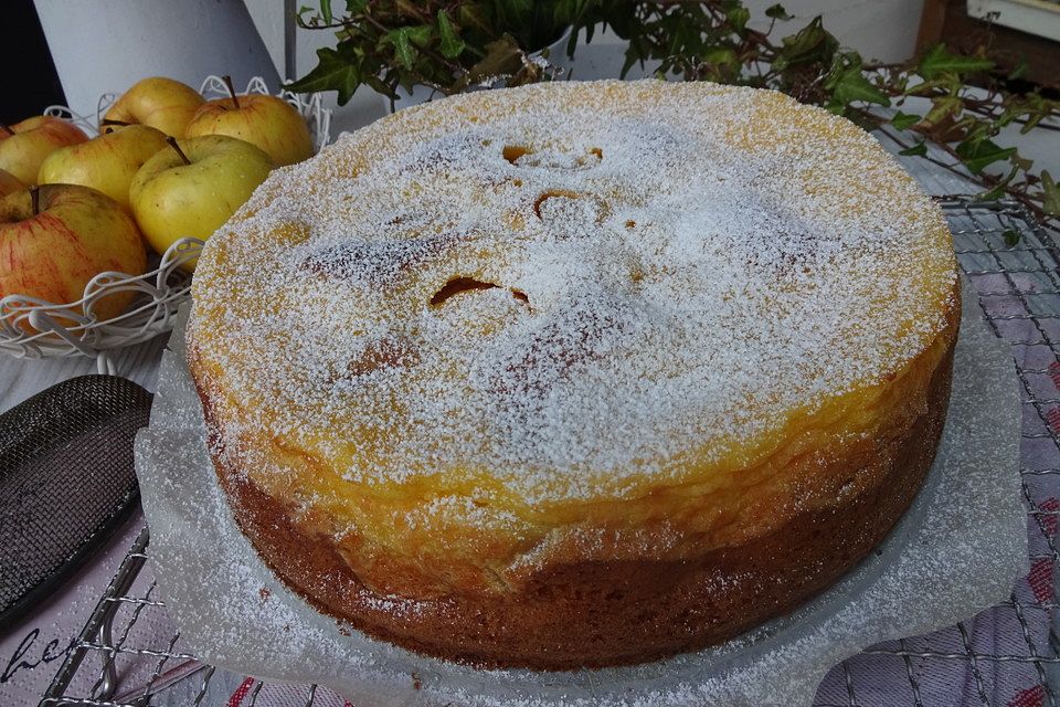 Apfelkuchen mit Eierlikörguss