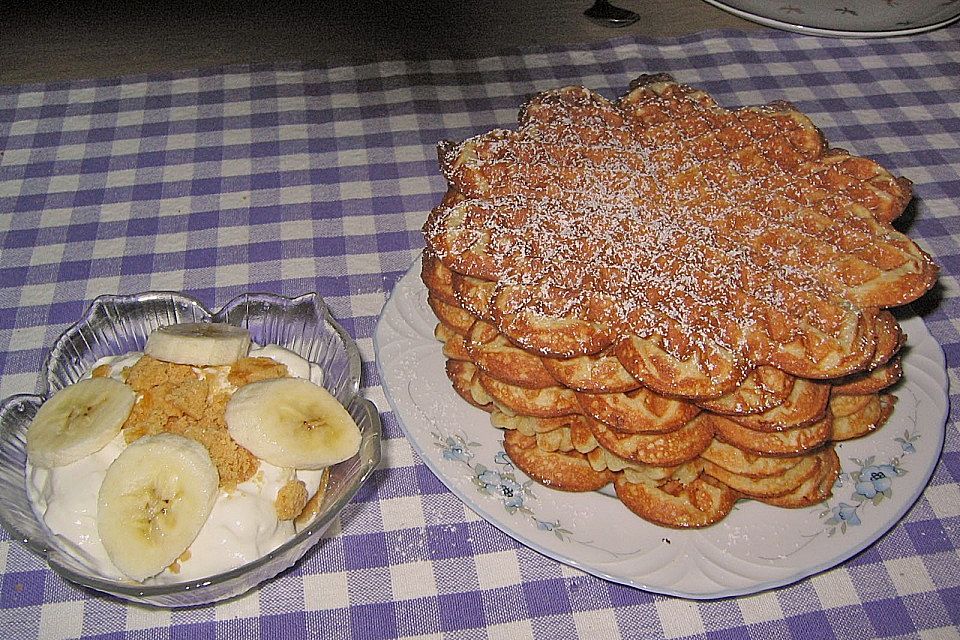 Grießwaffeln mit Bananenjoghurt