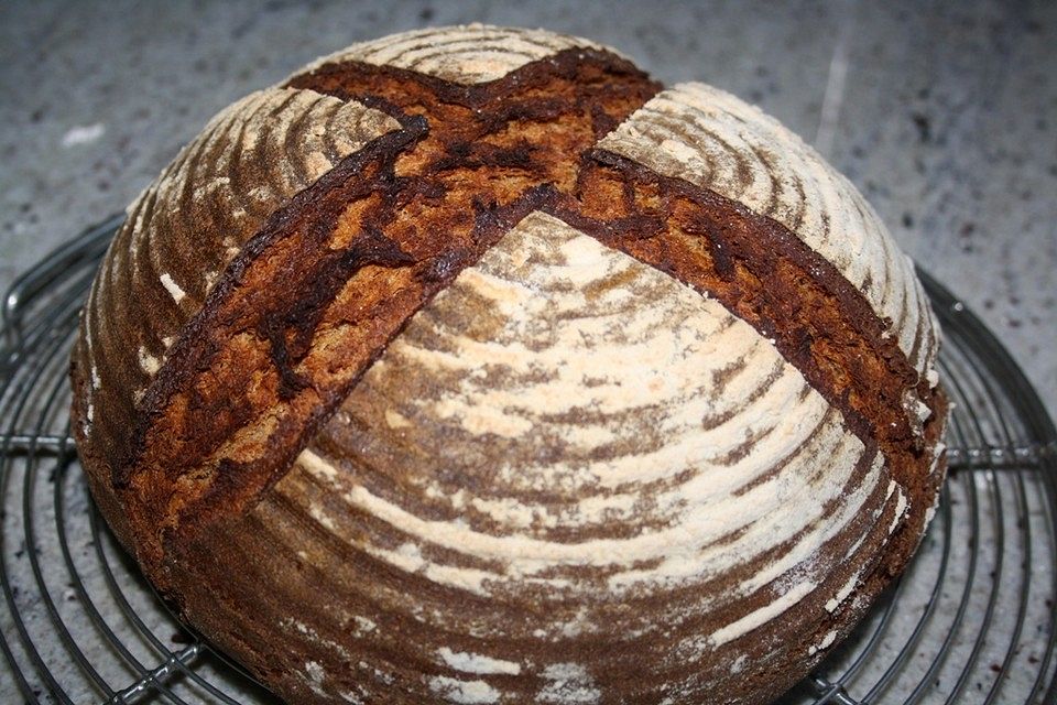 Bauernbrot mit Sauerteig