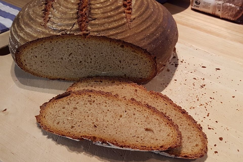 Bauernbrot mit Sauerteig