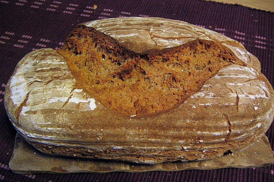 Bauernbrot mit Sauerteig