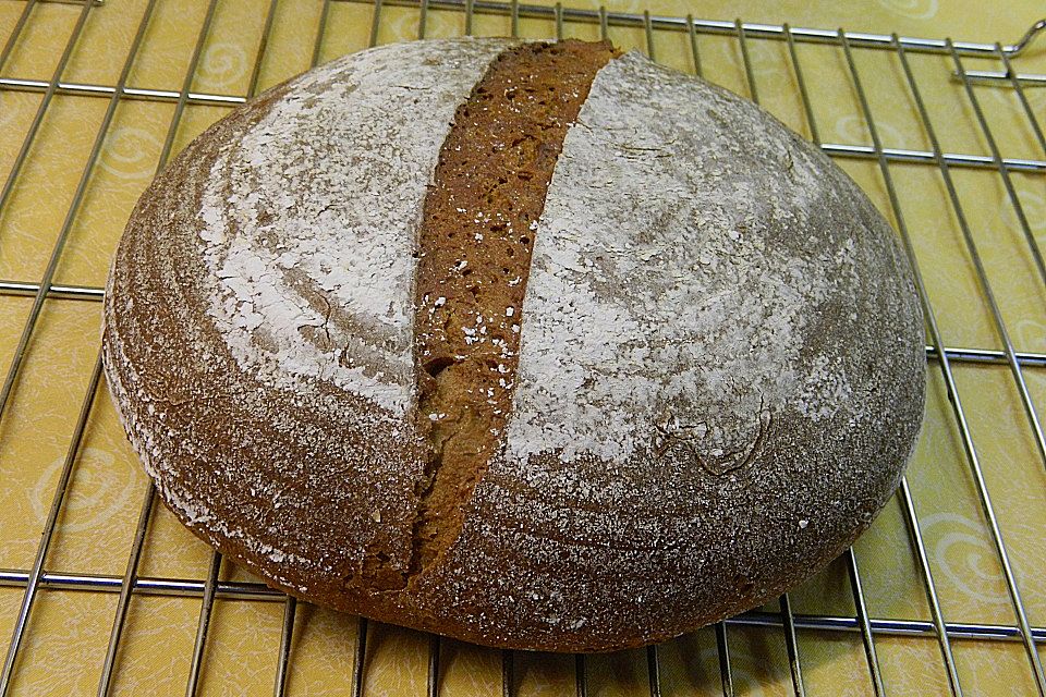 Bauernbrot mit Sauerteig