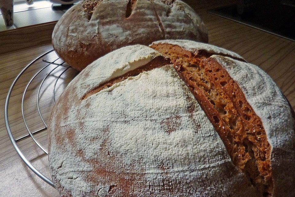 Bauernbrot mit Sauerteig