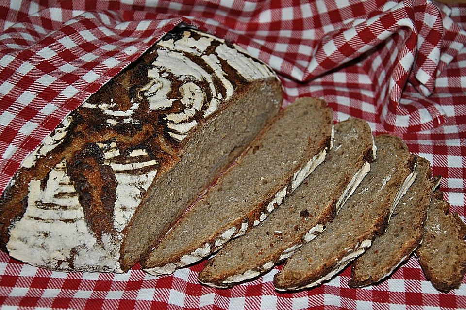 Bauernbrot mit Sauerteig