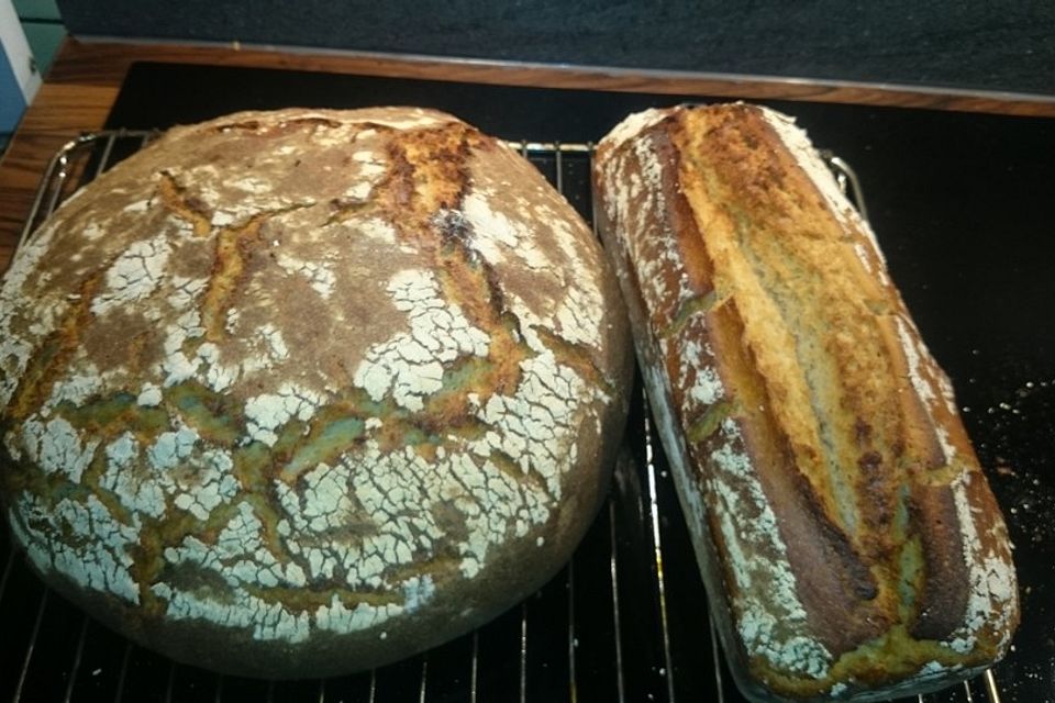 Bauernbrot mit Sauerteig