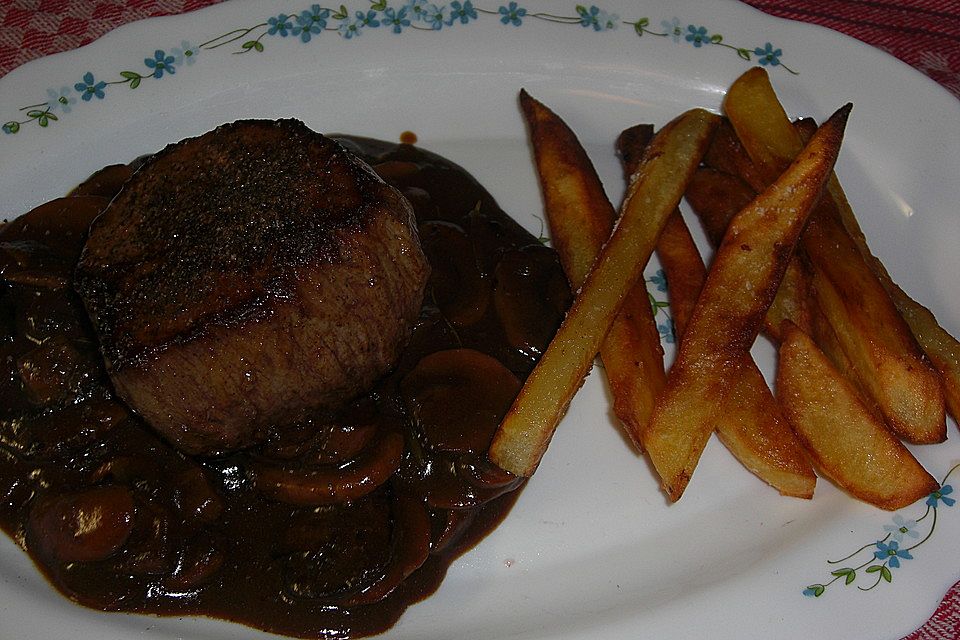 Rinderfilet mit getrüffeltem Champignonragout